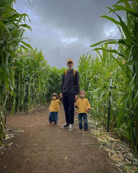 Ayoka Fujitani's husband with her kids.